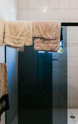 Casa à venda com 230m², 3 quartos e 3 vagas Casa à venda com 230m², 3 quartos e 3 vagasBanheiro Social