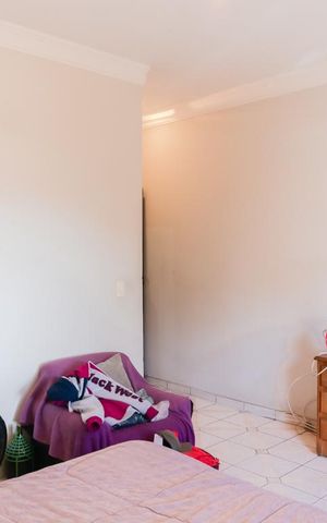 Casa à venda com 230m², 3 quartos e 3 vagas Casa à venda com 230m², 3 quartos e 3 vagasSuíte