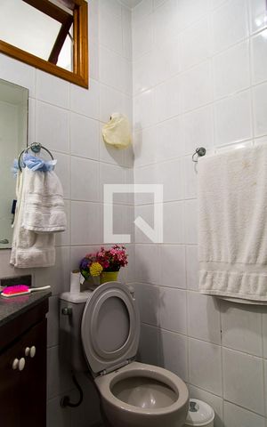 Casa de condomínio à venda com 150m², 3 quartos e 2 vagasBanheiro Social