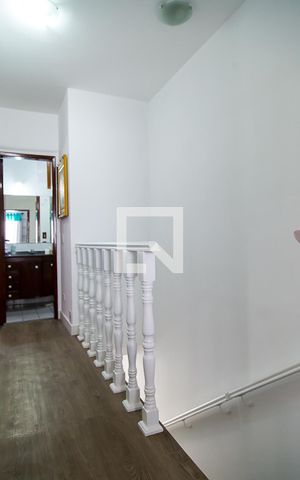 Casa de condomínio à venda com 150m², 3 quartos e 2 vagasCorredor