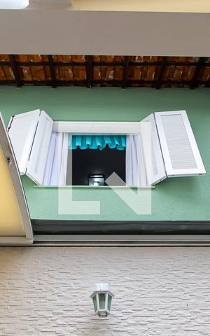 Casa de condomínio à venda com 150m², 3 quartos e 2 vagasQuintal e Área de Serviço - Detalhe
