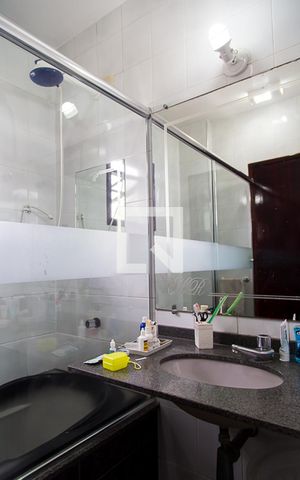 Casa de condomínio à venda com 150m², 3 quartos e 2 vagasBanheiro da Suíte