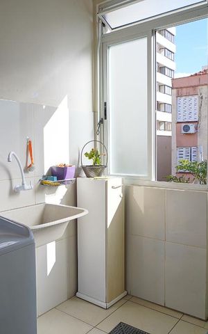 Casa à venda com 330m², 3 quartos e sem vagaArea de serviço