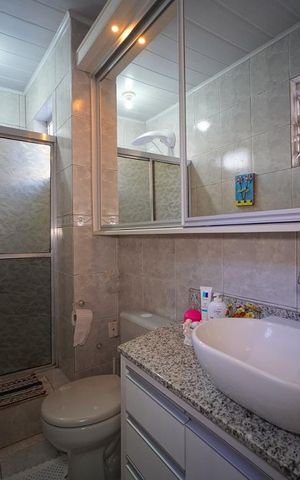 Casa à venda com 330m², 3 quartos e sem vagaBanheiro - sala 1