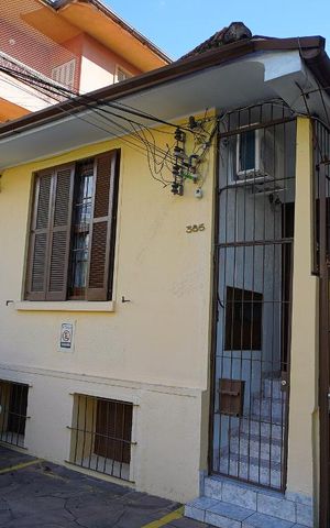 Casa à venda com 330m², 3 quartos e sem vagaFachada da casa