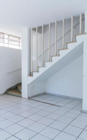 Casa à venda com 115m², 2 quartos e 4 vagasSala