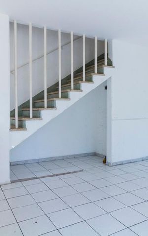Casa à venda com 115m², 2 quartos e 4 vagasSala