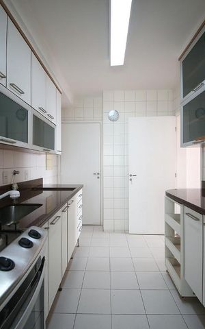 Apartamento para alugar com 92m², 2 quartos e 2 vagasCozinha