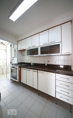 Apartamento para alugar com 92m², 2 quartos e 2 vagasCozinha