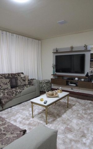 Casa à venda com 510m², 4 quartos e 7 vagassala
