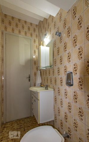 Casa à venda com 209m², 3 quartos e 2 vagas Casa à venda com 209m², 3 quartos e 2 vagasLavabo