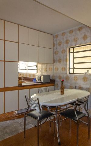 Casa à venda com 209m², 3 quartos e 2 vagas Casa à venda com 209m², 3 quartos e 2 vagasCozinha