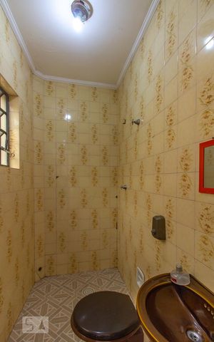 Casa à venda com 209m², 3 quartos e 2 vagas Casa à venda com 209m², 3 quartos e 2 vagasEdícula/Banheiro