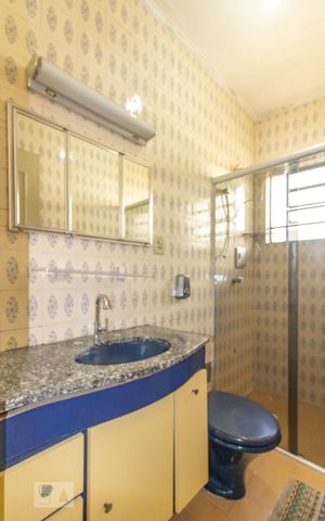 Casa à venda com 209m², 3 quartos e 2 vagas Casa à venda com 209m², 3 quartos e 2 vagasBanheiro Social