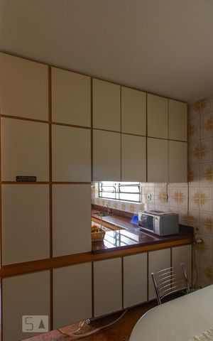 Casa à venda com 209m², 3 quartos e 2 vagas Casa à venda com 209m², 3 quartos e 2 vagasCozinha