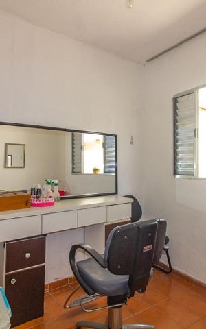 Casa à venda com 209m², 3 quartos e 2 vagas Casa à venda com 209m², 3 quartos e 2 vagasEdícula/Quarto