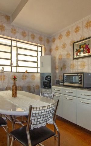 Casa à venda com 209m², 3 quartos e 2 vagas Casa à venda com 209m², 3 quartos e 2 vagasCozinha