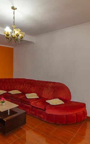 Casa à venda com 209m², 3 quartos e 2 vagas Casa à venda com 209m², 3 quartos e 2 vagasSala