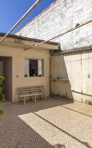 Casa à venda com 209m², 3 quartos e 2 vagas Casa à venda com 209m², 3 quartos e 2 vagasEdícula