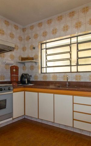 Casa à venda com 209m², 3 quartos e 2 vagas Casa à venda com 209m², 3 quartos e 2 vagasCozinha