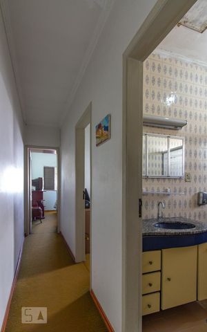 Casa à venda com 209m², 3 quartos e 2 vagas Casa à venda com 209m², 3 quartos e 2 vagasCorredor