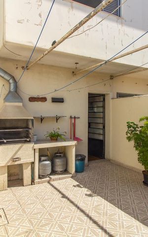 Casa à venda com 209m², 3 quartos e 2 vagas Casa à venda com 209m², 3 quartos e 2 vagasQuintal