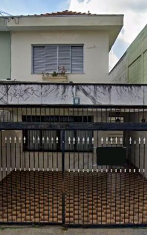 Casa à venda com 209m², 3 quartos e 2 vagas Casa à venda com 209m², 3 quartos e 2 vagasFachada