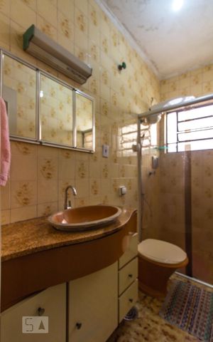 Casa à venda com 209m², 3 quartos e 2 vagas Casa à venda com 209m², 3 quartos e 2 vagasBanheiro Suíte Quarto 3