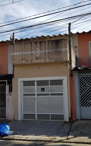 Casa à venda com 85m², 2 quartos e 1 vagaFachada