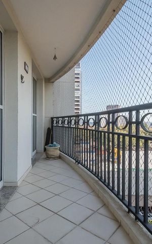 Apartamento à venda com 94m², 3 quartos e 2 vagas Apartamento à venda com 94m², 3 quartos e 2 vagasVaranda