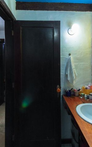 Casa de condomínio à venda com 250m², 4 quartos e 3 vagas Casa de condomínio à venda com 250m², 4 quartos e 3 vagasBanheiro Suite 2