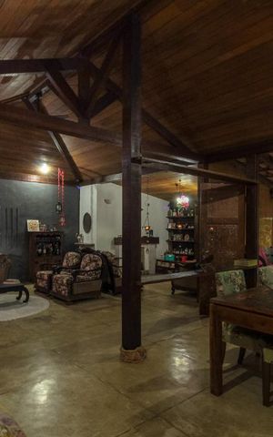 Casa de condomínio à venda com 250m², 4 quartos e 3 vagas Casa de condomínio à venda com 250m², 4 quartos e 3 vagasSala