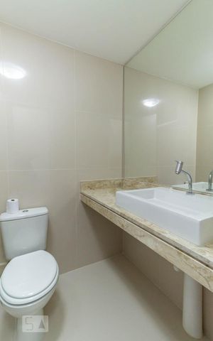 Apartamento para alugar com 76m², 2 quartos e 1 vaga Apartamento para alugar com 76m², 2 quartos e 1 vagaBanheiro da Suíte