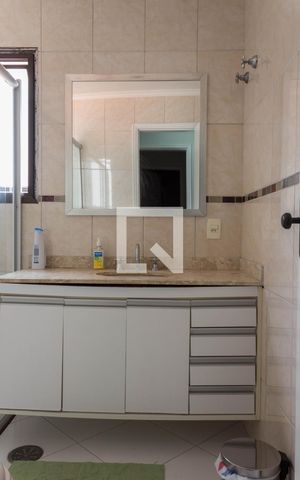Apartamento à venda com 115m², 4 quartos e 2 vagas Apartamento à venda com 115m², 4 quartos e 2 vagasBanheiro da Suíte 1