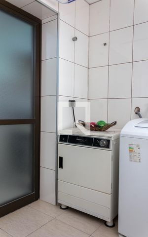 Apartamento à venda com 115m², 4 quartos e 2 vagas Apartamento à venda com 115m², 4 quartos e 2 vagasÁrea de Serviço