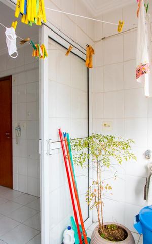 Apartamento à venda com 102m², 3 quartos e 2 vagas Apartamento à venda com 102m², 3 quartos e 2 vagasÁrea de serviço