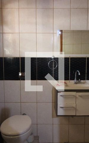 Casa à venda com 511m², 3 quartos e 7 vagasBanheiro Casa Fundos