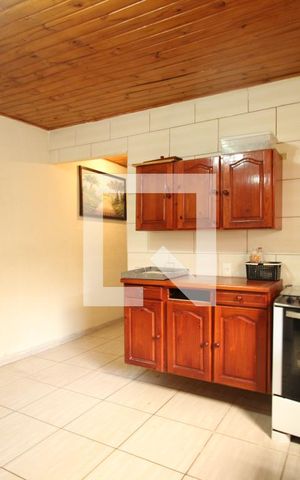 Casa à venda com 511m², 3 quartos e 7 vagasCozinha Casa Fundos