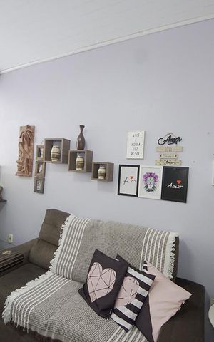 Casa à venda com 80m², 2 quartos e 2 vagasSala