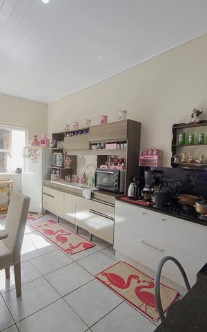 Casa à venda com 80m², 2 quartos e 2 vagasCozinha