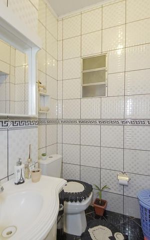 Casa à venda com 80m², 2 quartos e 2 vagasBanheiro