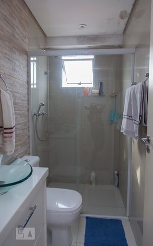Apartamento para alugar com 46m², 2 quartos e 1 vaga Apartamento para alugar com 46m², 2 quartos e 1 vagaBanheiro