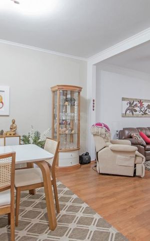 Casa à venda com 198m², 7 quartos e 4 vagas Casa à venda com 198m², 7 quartos e 4 vagasSala de Jantar