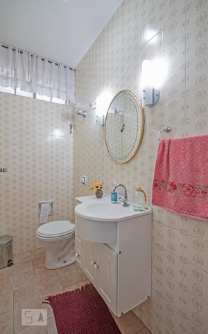 Casa à venda com 198m², 7 quartos e 4 vagas Casa à venda com 198m², 7 quartos e 4 vagasLavabo