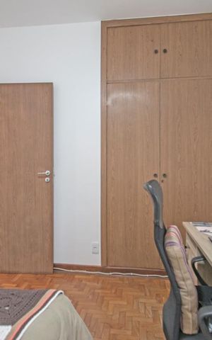 Casa à venda com 198m², 7 quartos e 4 vagas Casa à venda com 198m², 7 quartos e 4 vagasQuarto 2