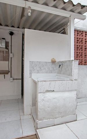 Casa à venda com 198m², 7 quartos e 4 vagas Casa à venda com 198m², 7 quartos e 4 vagasQuintal do Apto Anexo 3