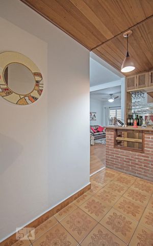 Casa à venda com 198m², 7 quartos e 4 vagas Casa à venda com 198m², 7 quartos e 4 vagasHall de Entrada