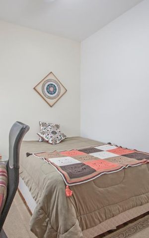 Casa à venda com 198m², 7 quartos e 4 vagas Casa à venda com 198m², 7 quartos e 4 vagasQuarto 2