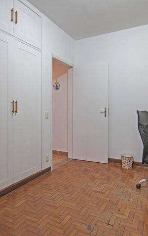 Casa à venda com 198m², 7 quartos e 4 vagas Casa à venda com 198m², 7 quartos e 4 vagasQuarto 1