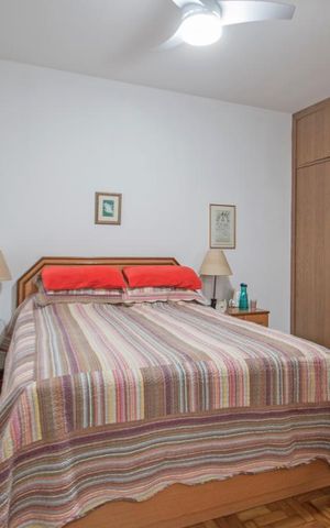 Casa à venda com 198m², 7 quartos e 4 vagas Casa à venda com 198m², 7 quartos e 4 vagasSuite